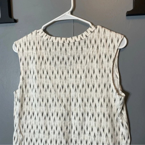 Banana Republic Malibu tee printed design sleeveless tank women’s size small - Picture 8 of 10